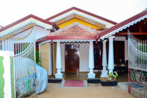 Гостиница Lakshmi Family Villa  Negombo